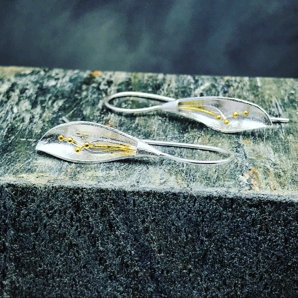 Silver leaf earrings with touch of gold - Picture 3 of 6